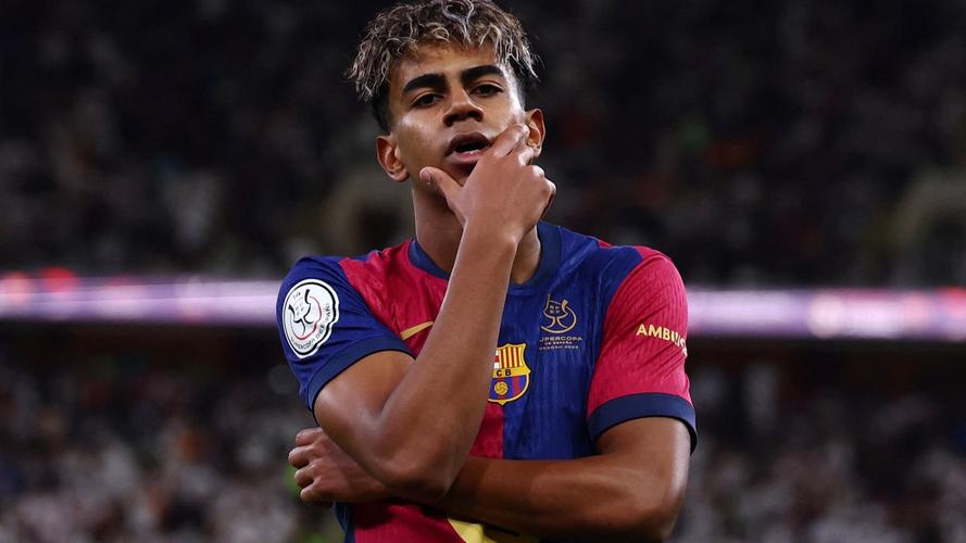 乌甲联赛阿根廷门将超远距离破门，皮球飞行全场后弹地入网