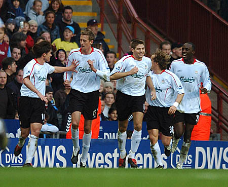 美记：鹈鹕球员和管理层认为威利·格林执教时，不严格约束锡安