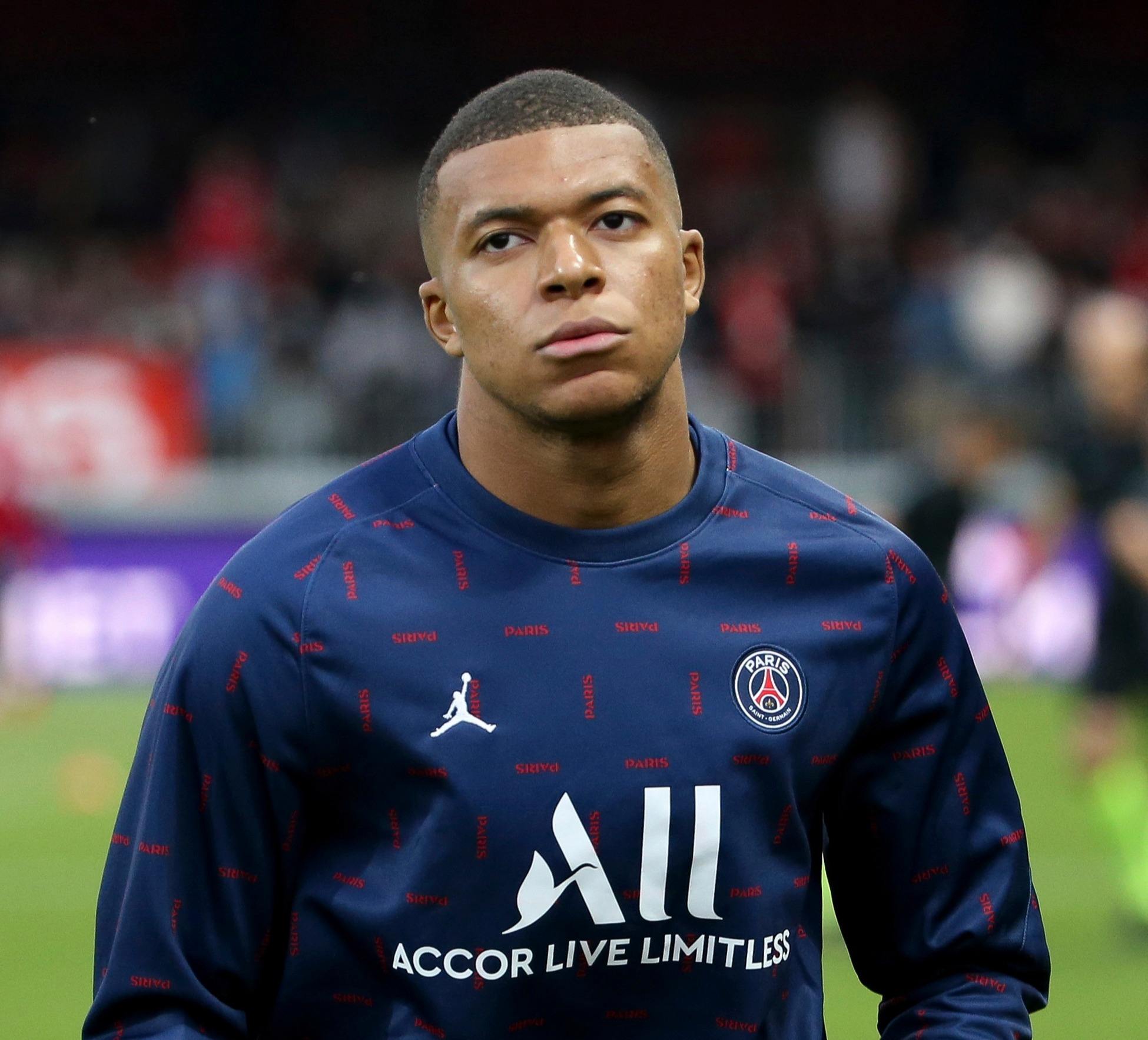 前锋终于找到射门感觉