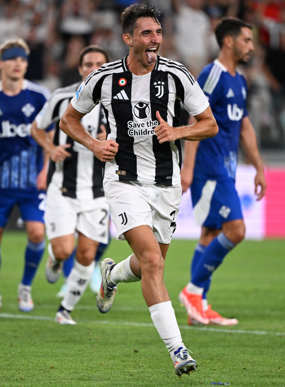 欧冠战报：孔德双响，克瑙夫破门，巴塞罗那2-1法兰克福